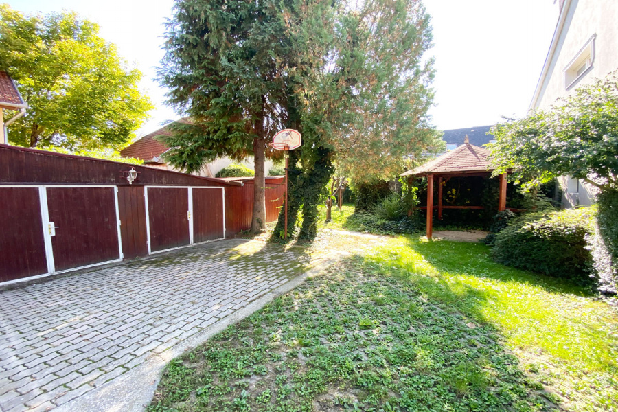 Zala / Balaton Süd, 5 Bedrooms Bedrooms, 7 Rooms Rooms,2 BathroomsBathrooms,Einfamilienhäuser,Verkauf,1199