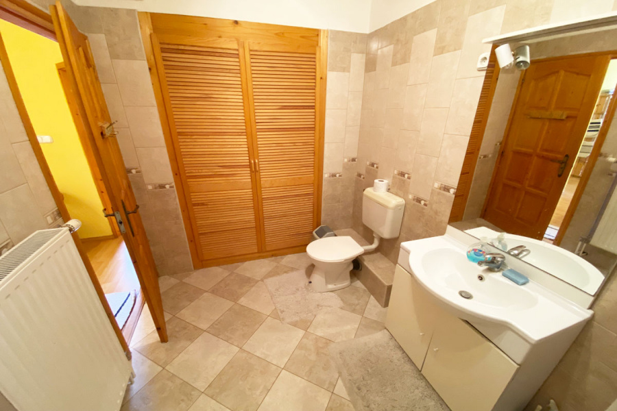 Zala / Balaton Süd, 5 Bedrooms Bedrooms, 7 Rooms Rooms,2 BathroomsBathrooms,Einfamilienhäuser,Verkauf,1199