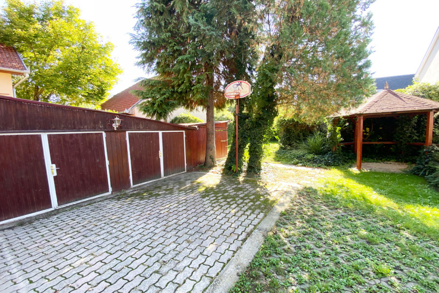 Zala / Balaton Süd, 5 Bedrooms Bedrooms, 7 Rooms Rooms,2 BathroomsBathrooms,Einfamilienhäuser,Verkauf,1199