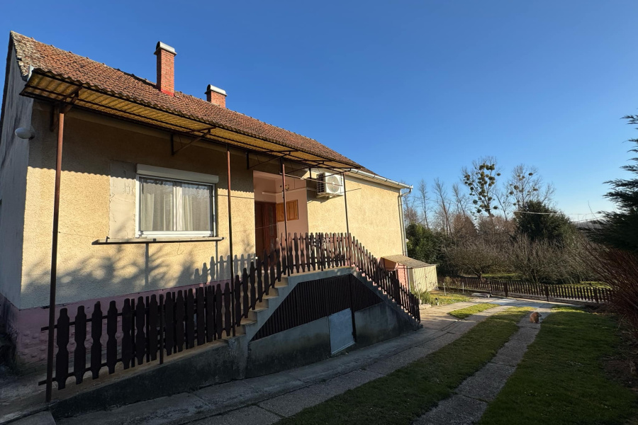 Somogy / Südbalaton, 2 Bedrooms Bedrooms, 3 Rooms Rooms,1 BathroomBathrooms,Einfamilienhäuser,Verkauf,1323